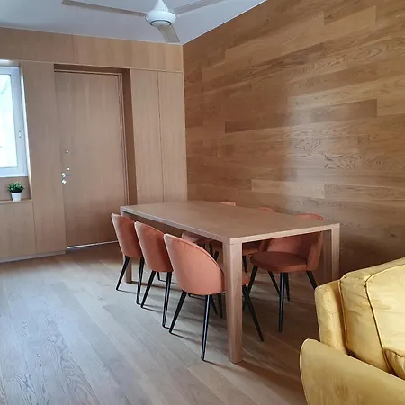 The C - Business & Leisure In Appartamento Nicosia
