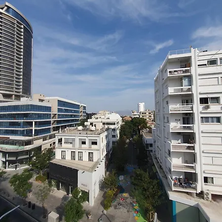 The C - Business & Leisure In 公寓 尼科西亚