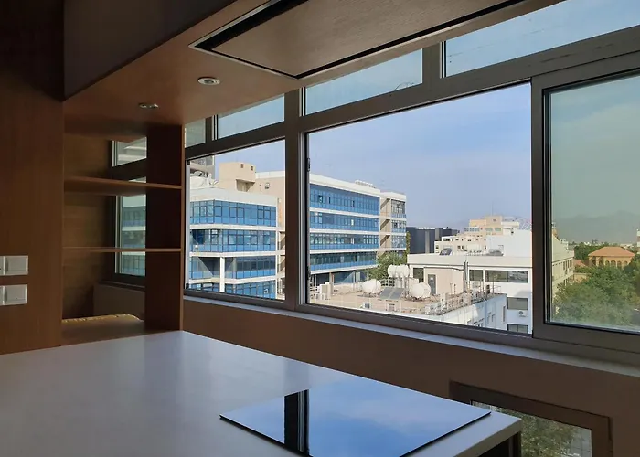 The C - Business & Leisure In * 尼科西亚